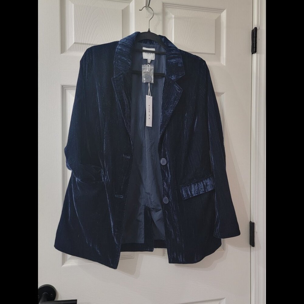 GILLI Blue Velvet Blazer NWT!